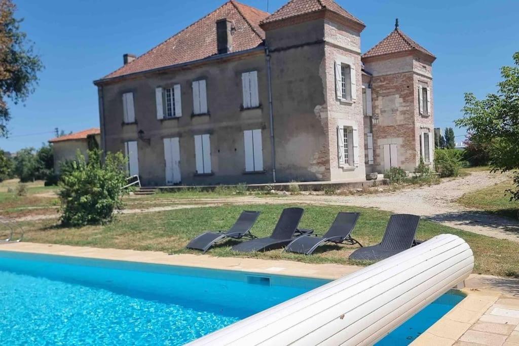Chateau D'Issandou Golfech Exterior photo